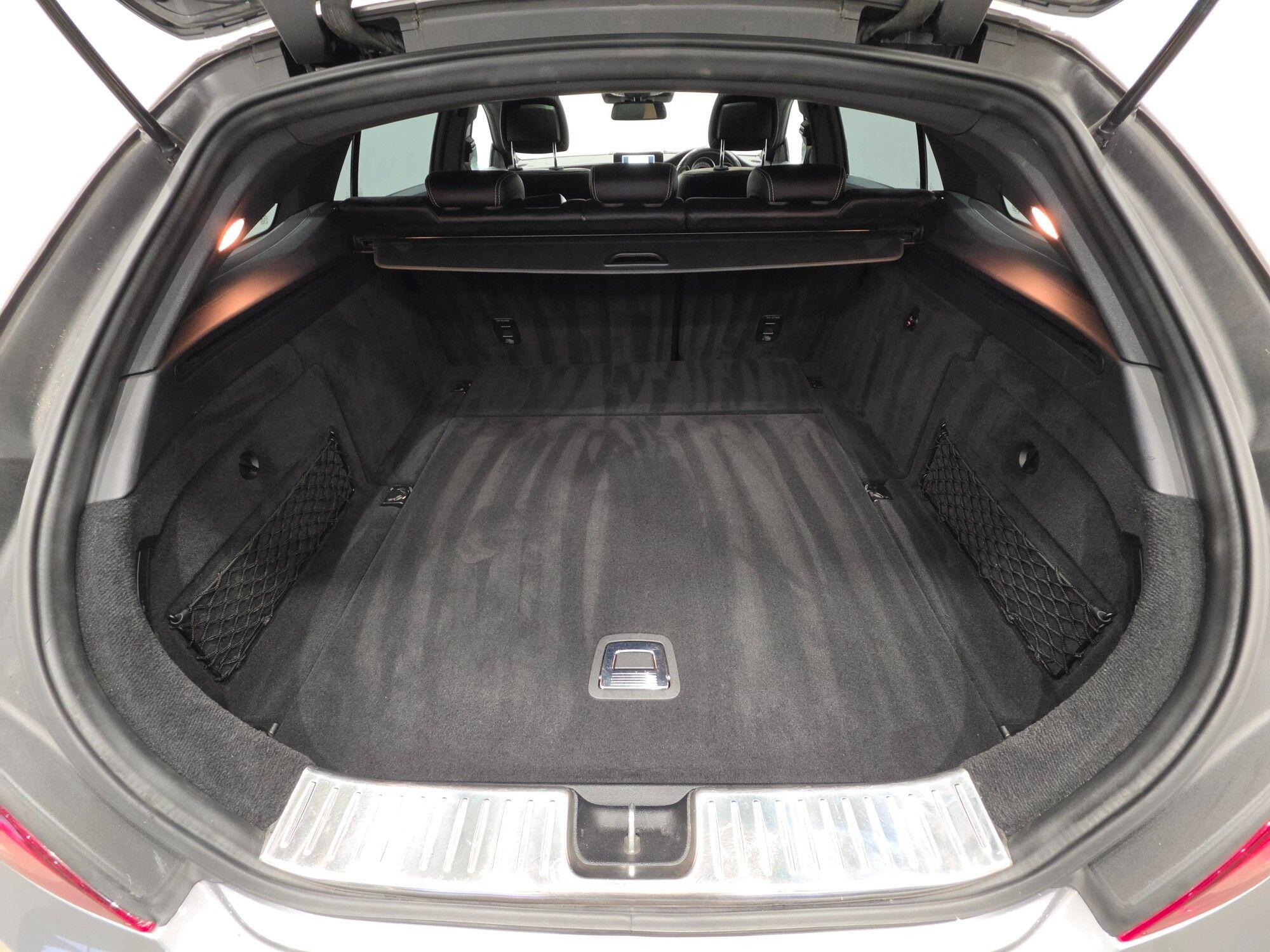 Mercedes-Benz CLS view 49