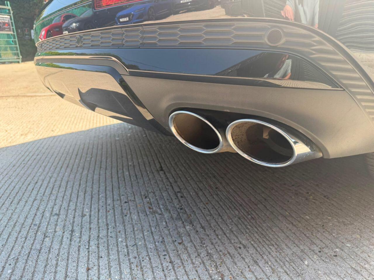 Audi SQ7 view 5