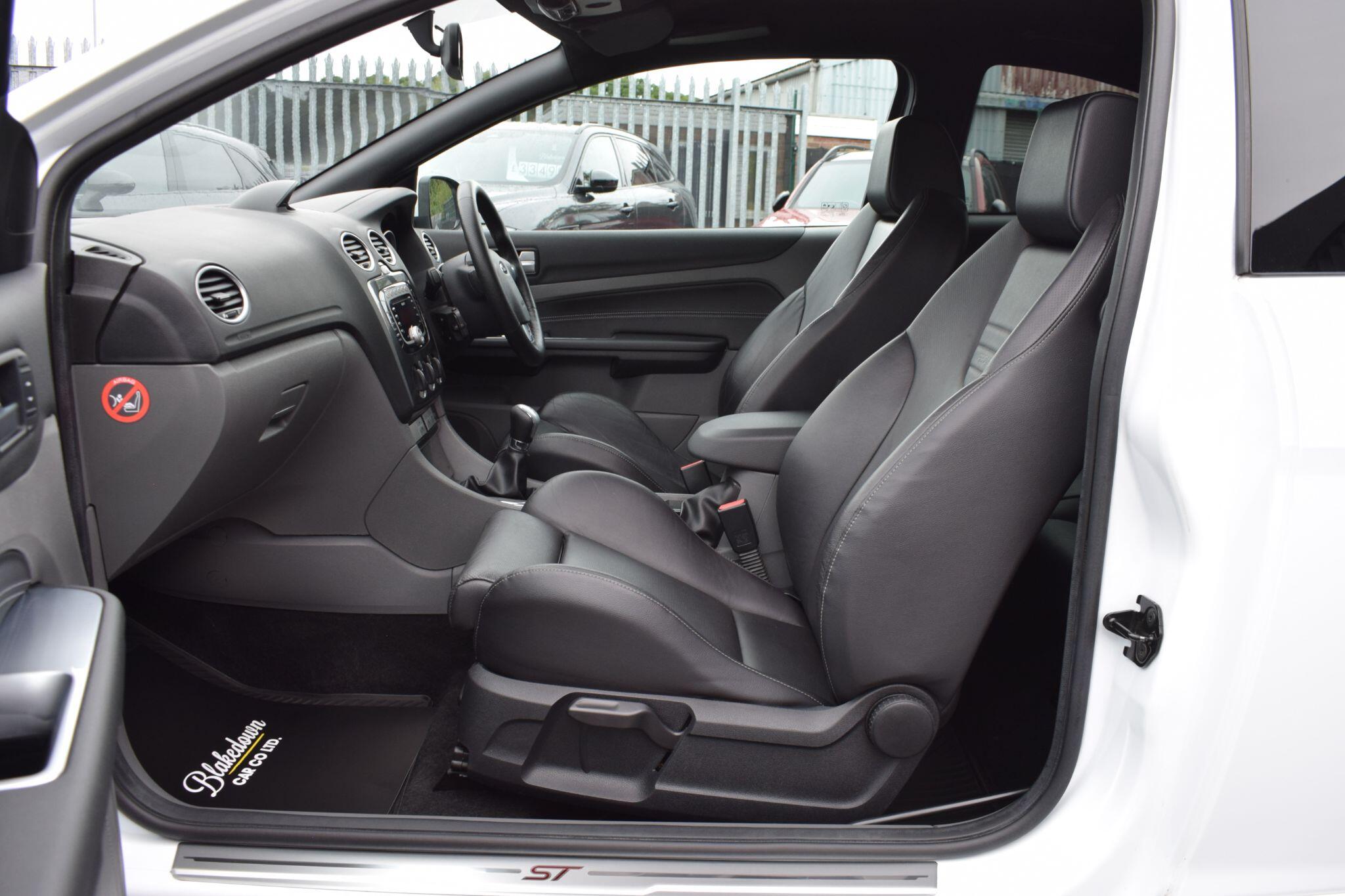 Ford Focus view 11