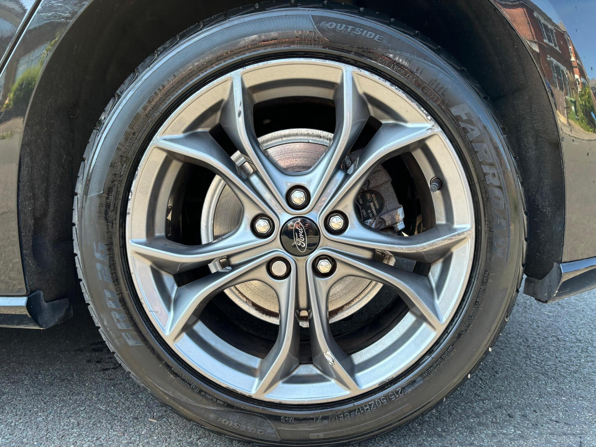 Ford Focus view 25