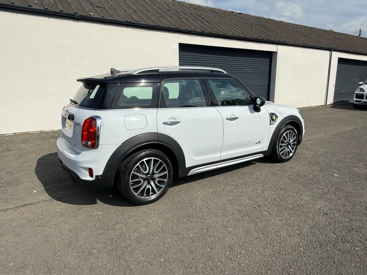 MINI Countryman view 3