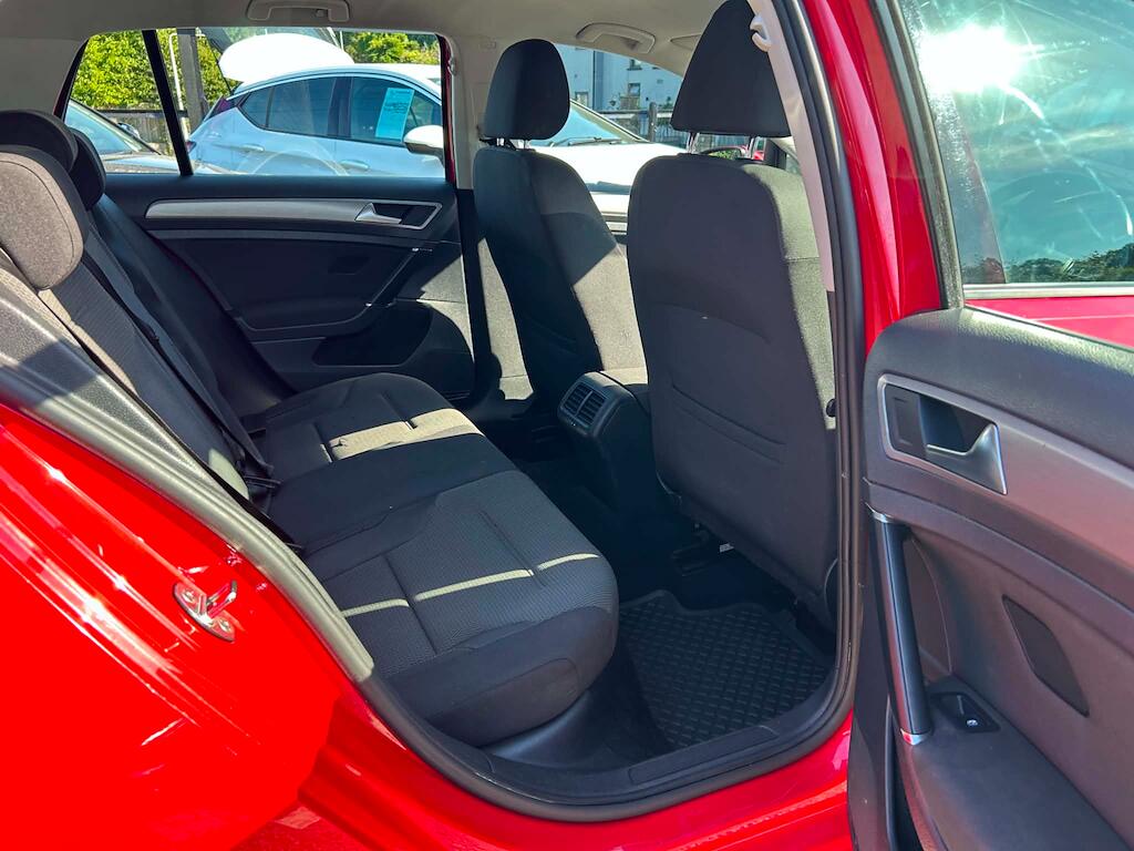 Volkswagen Golf view 12