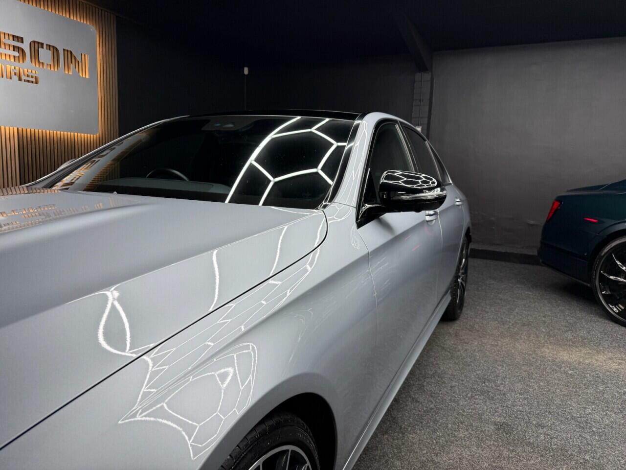 Mercedes-Benz E-Class view 24
