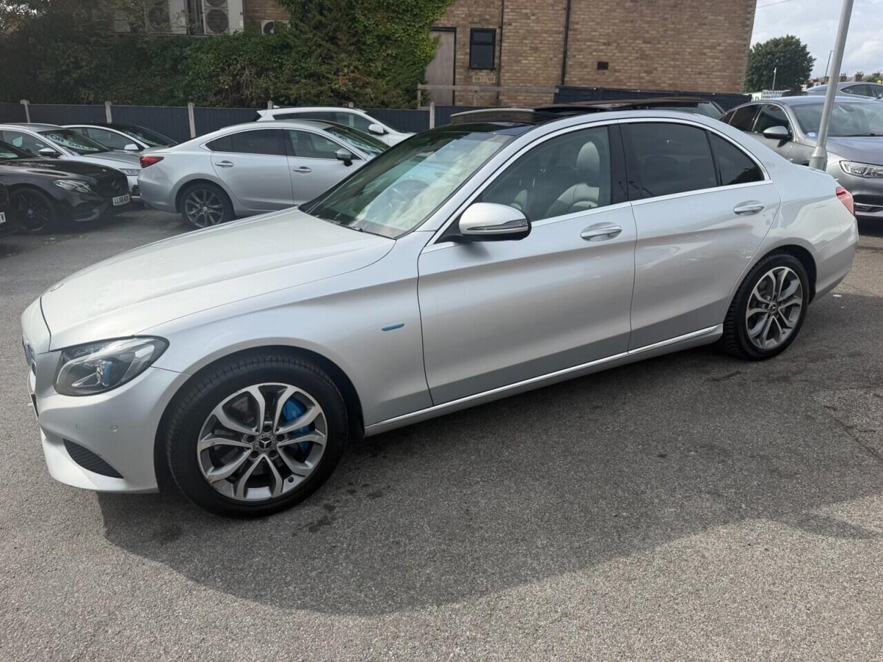 Mercedes-Benz C-Class view 11
