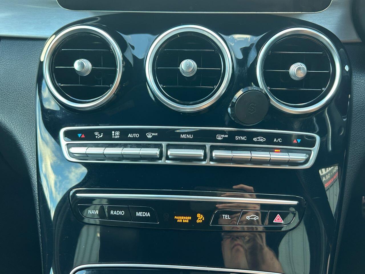 Mercedes-Benz C Class view 25