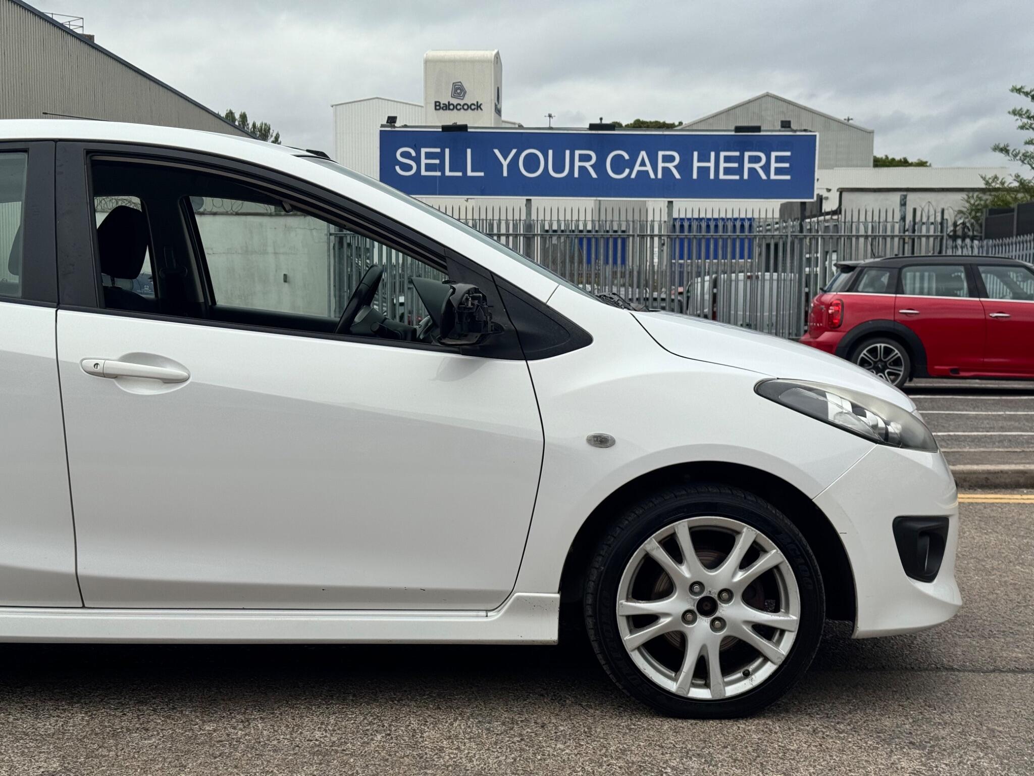 Mazda Mazda2 view 15