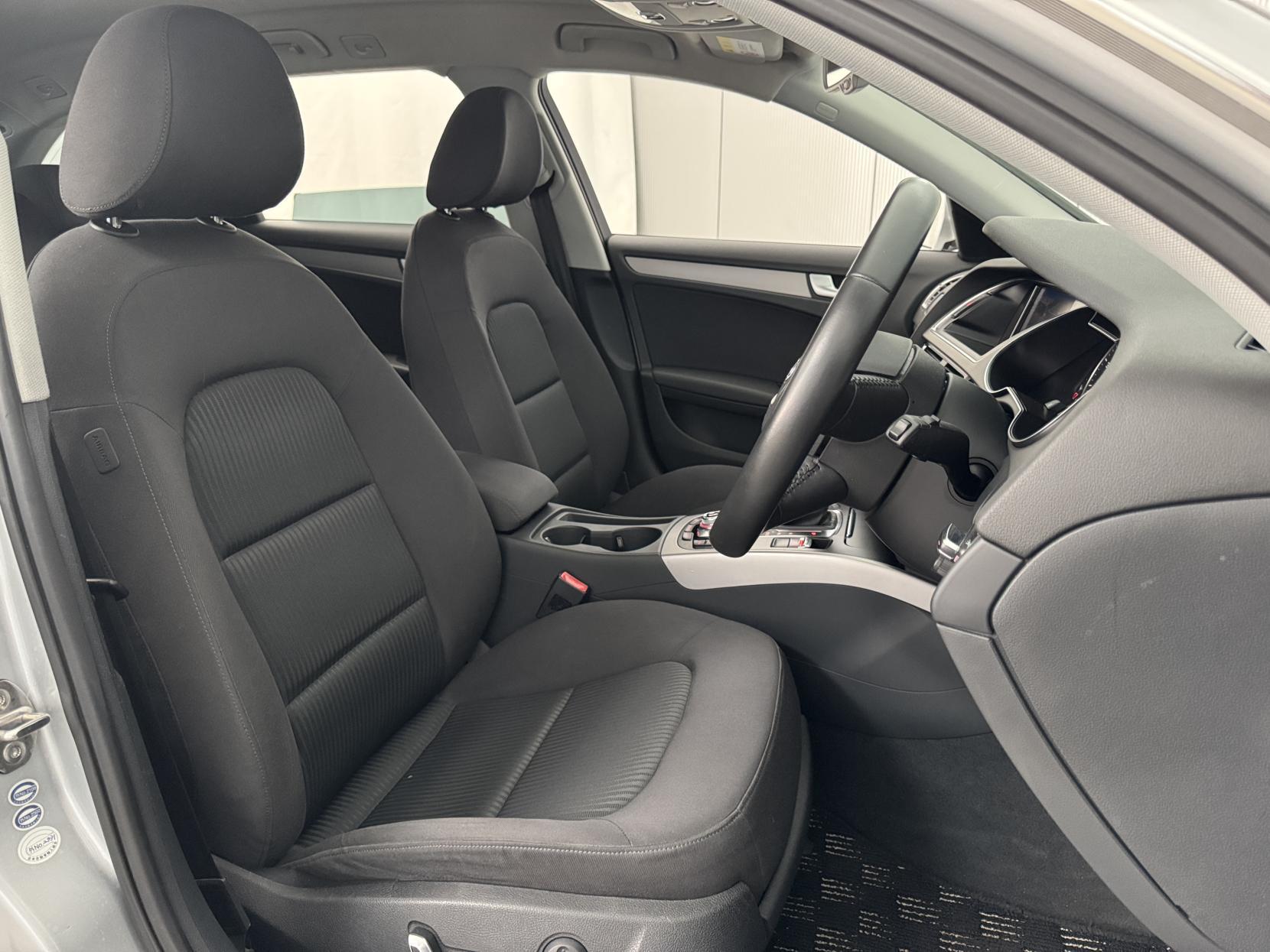 Audi A4 Avant view 58