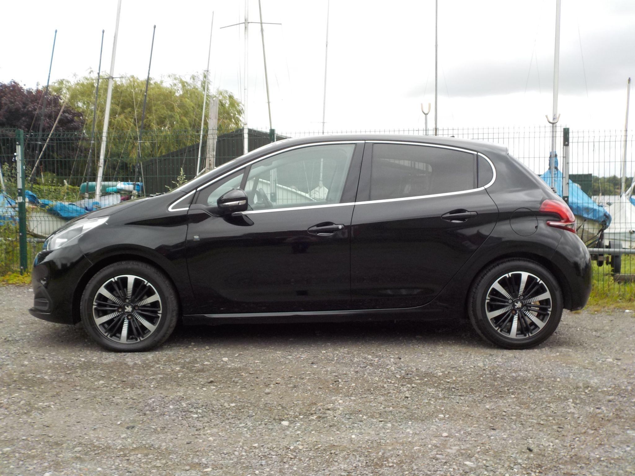 Peugeot 208 1.2 PureTech Tech Edition Euro 6 (s/s) 5dr