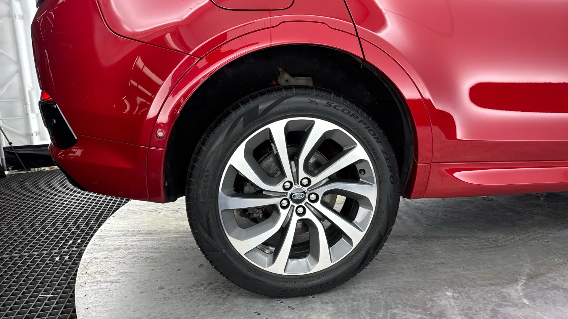 Land Rover Discovery Sport view 27