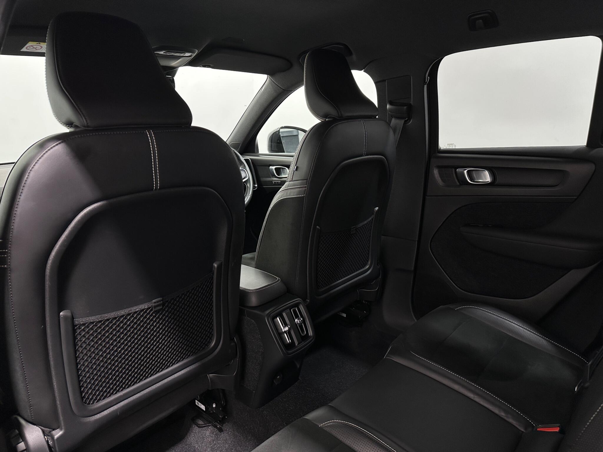 Volvo XC40 view 35