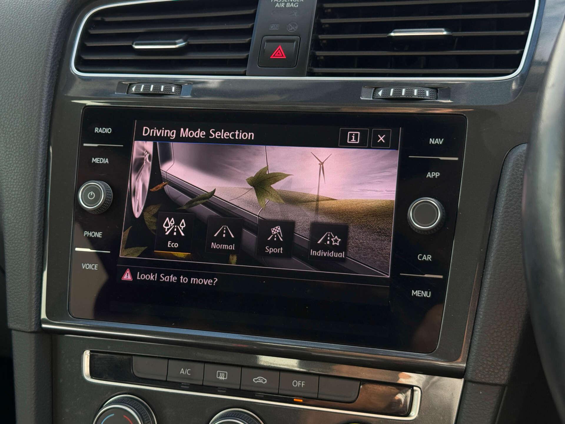 Volkswagen Golf view 77