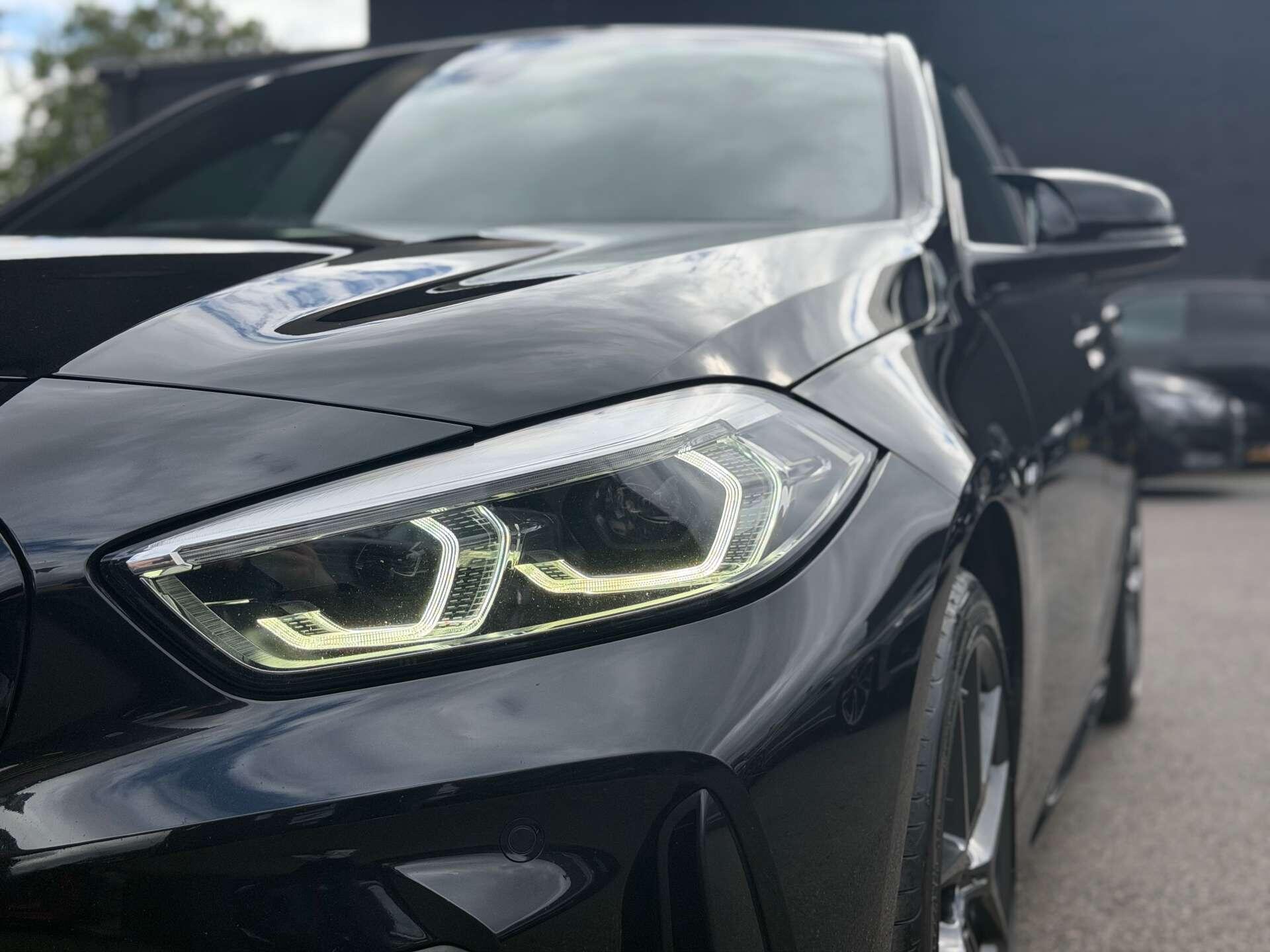 BMW 1 Series view 11