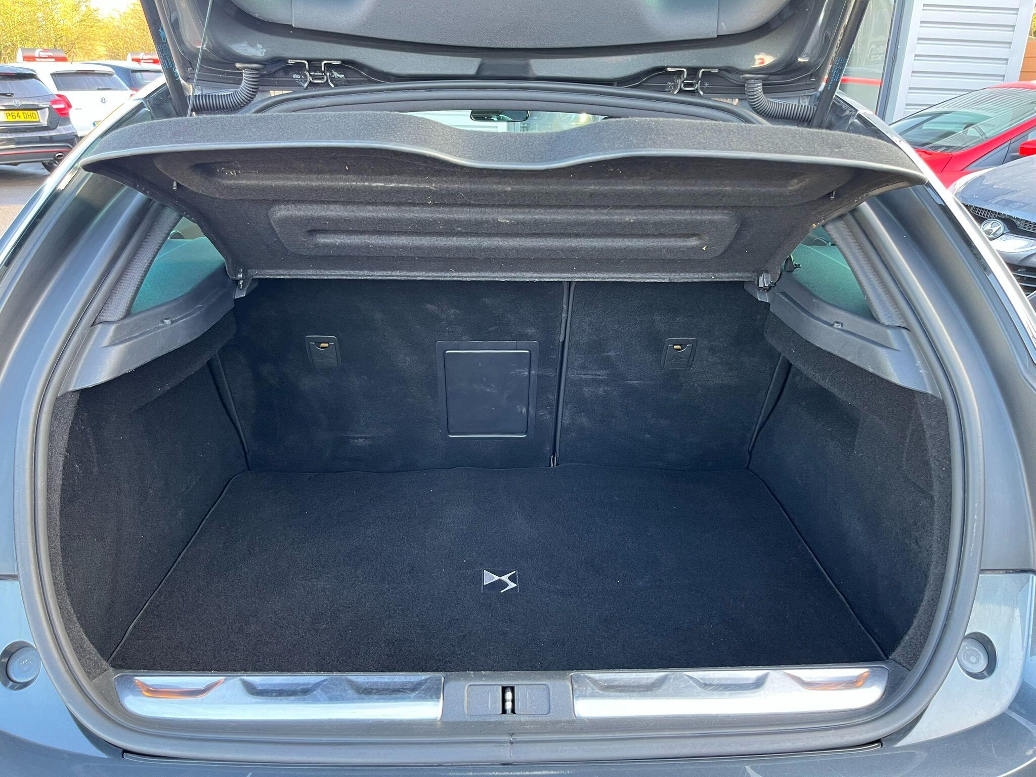 Citroen DS5 view 45