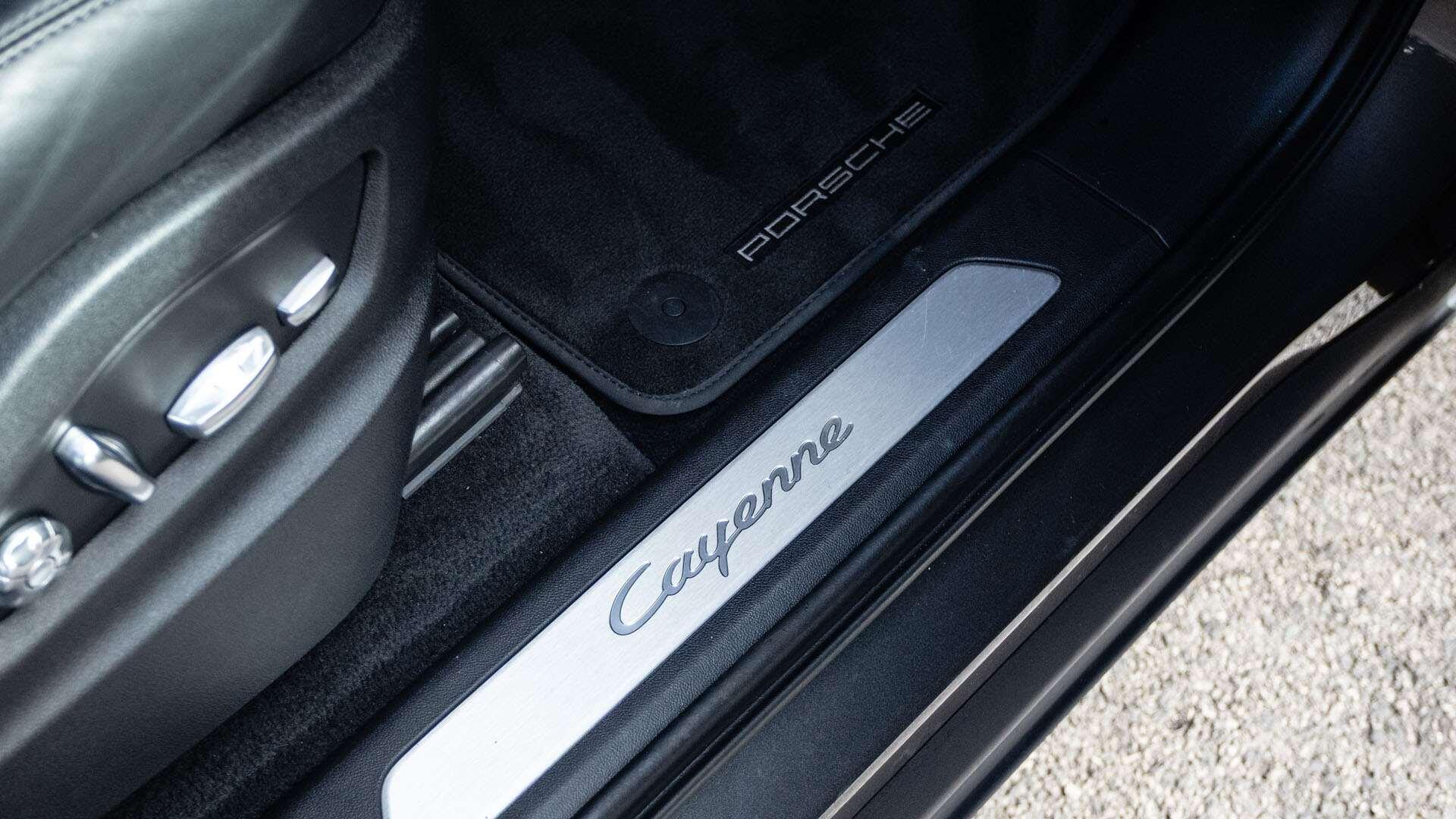 Porsche Cayenne view 31