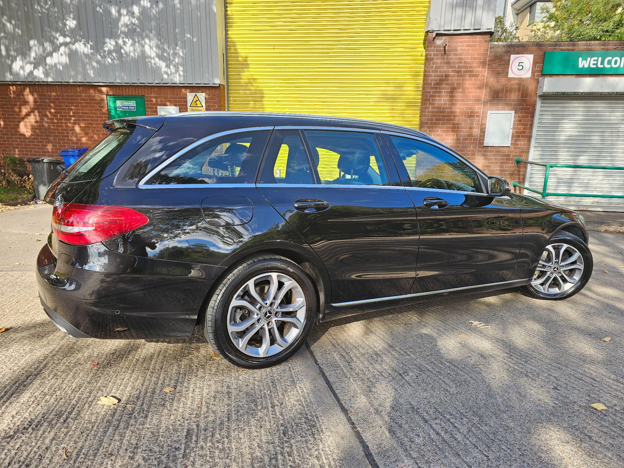 Mercedes-Benz C-Class view 13