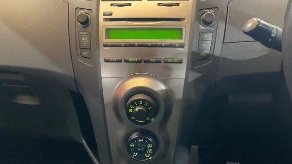 Toyota Yaris view 13