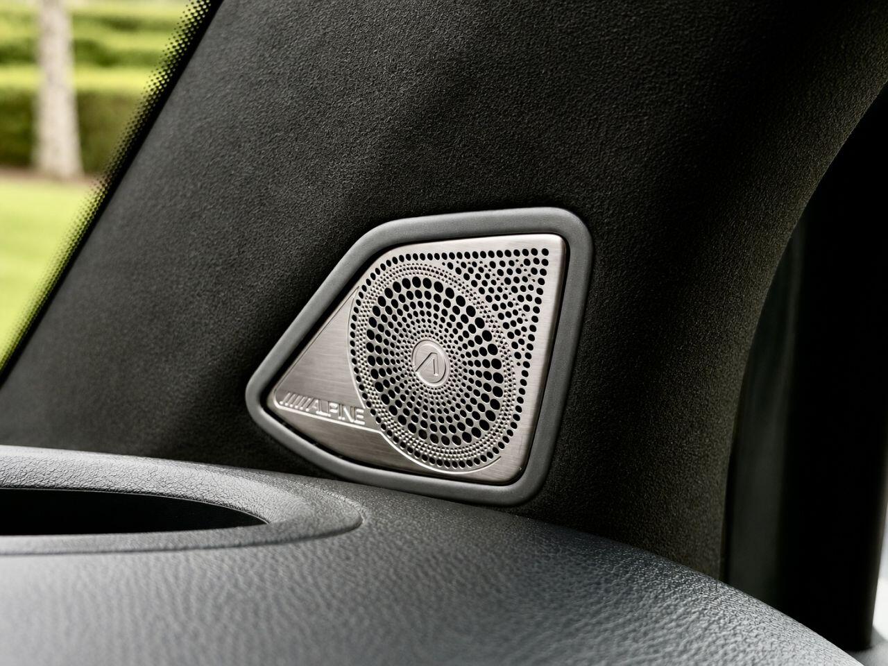 Volkswagen Transporter view 17