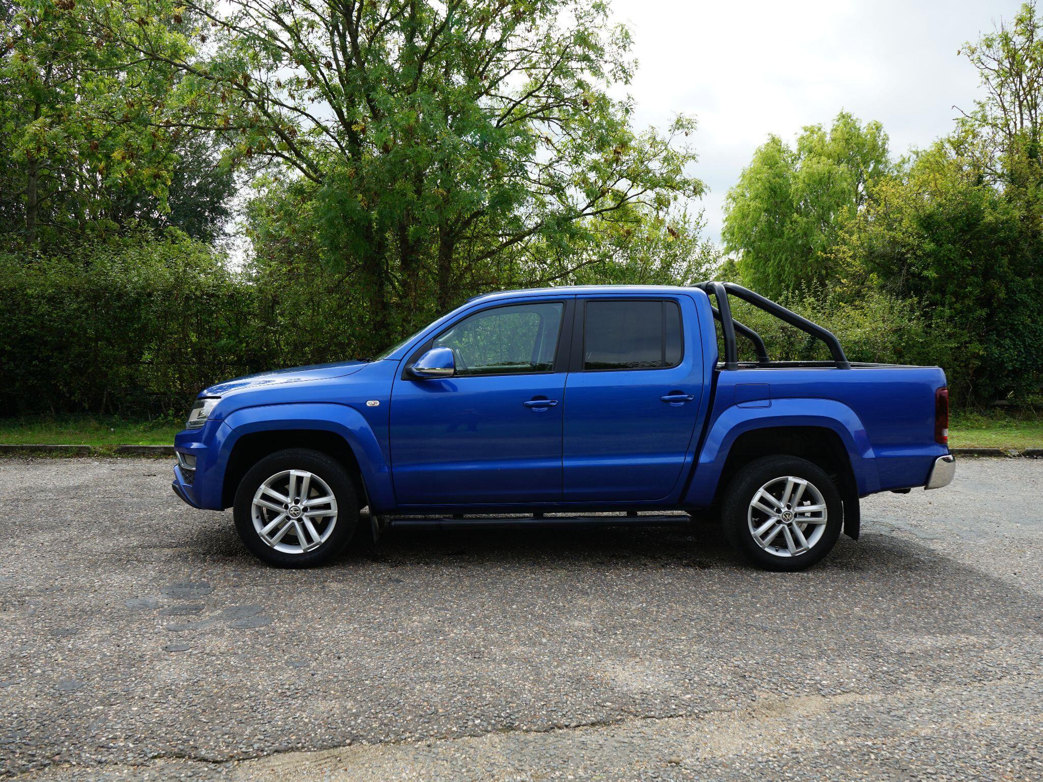 Volkswagen Amarok view 2