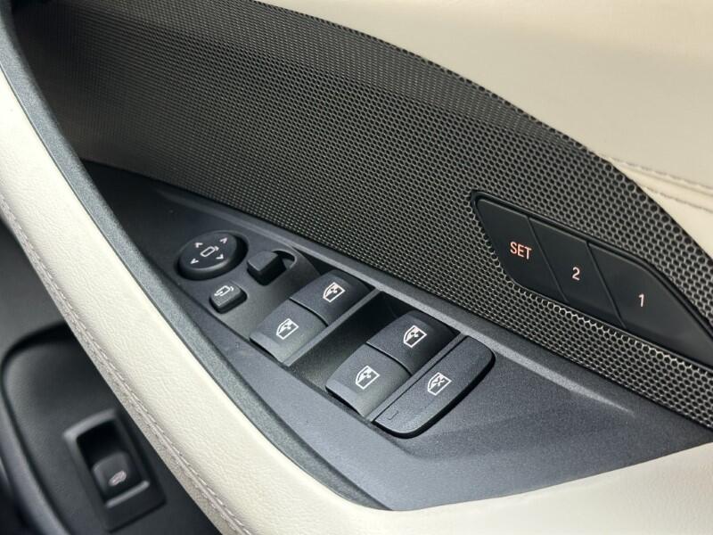 BMW i4 view 70