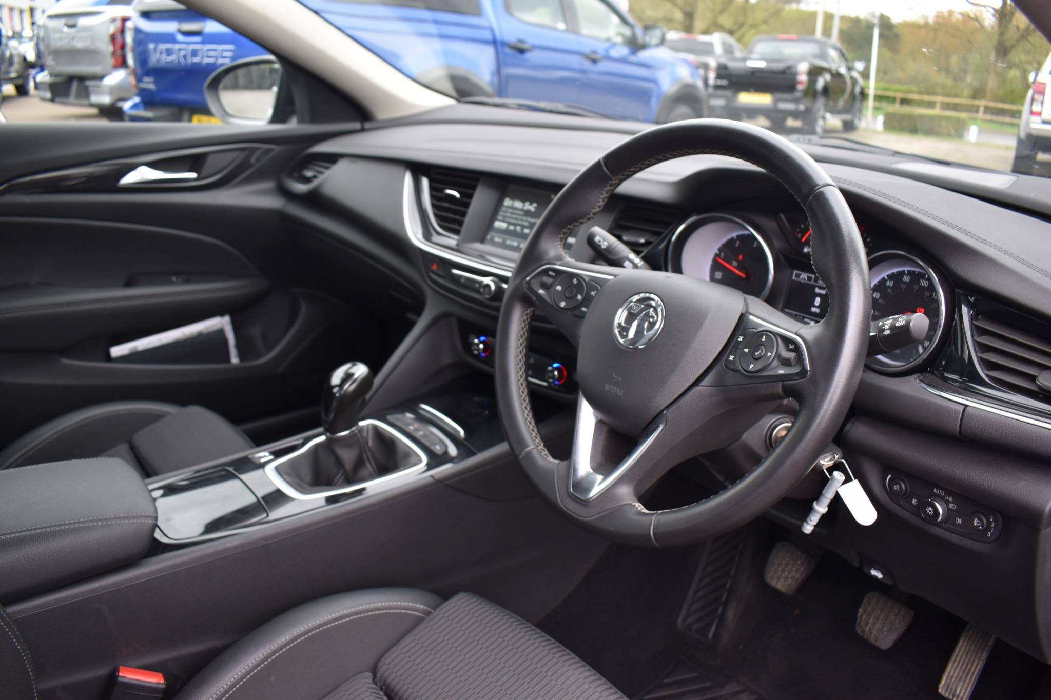 Insignia - 2.0 Turbo D SRi Nav Grand Sport Euro 6 (s/s) 5dr - Image 25
