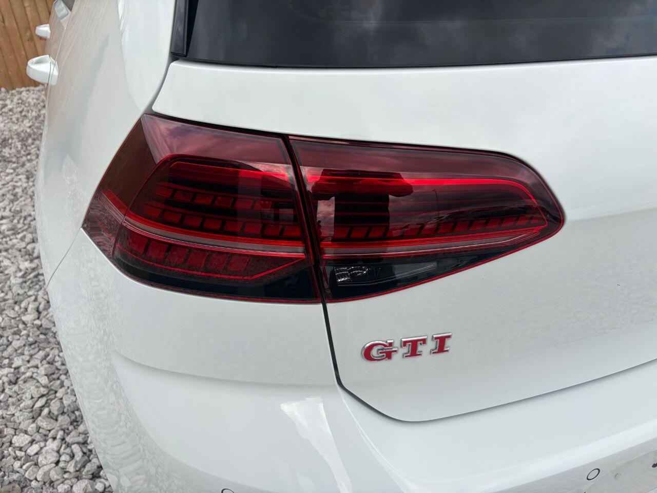 Volkswagen Golf view 14