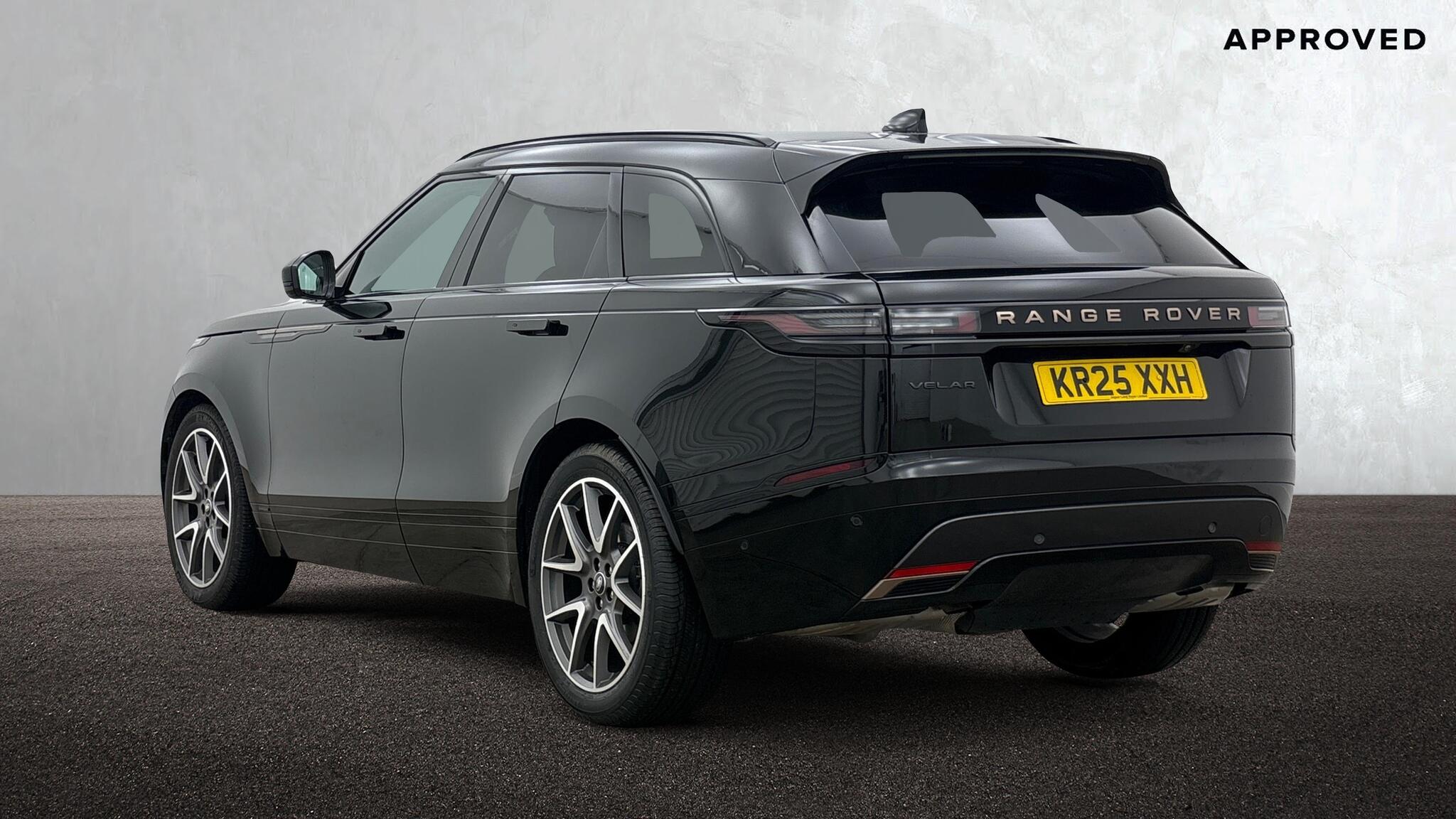Land Rover Range Rover Velar view 2