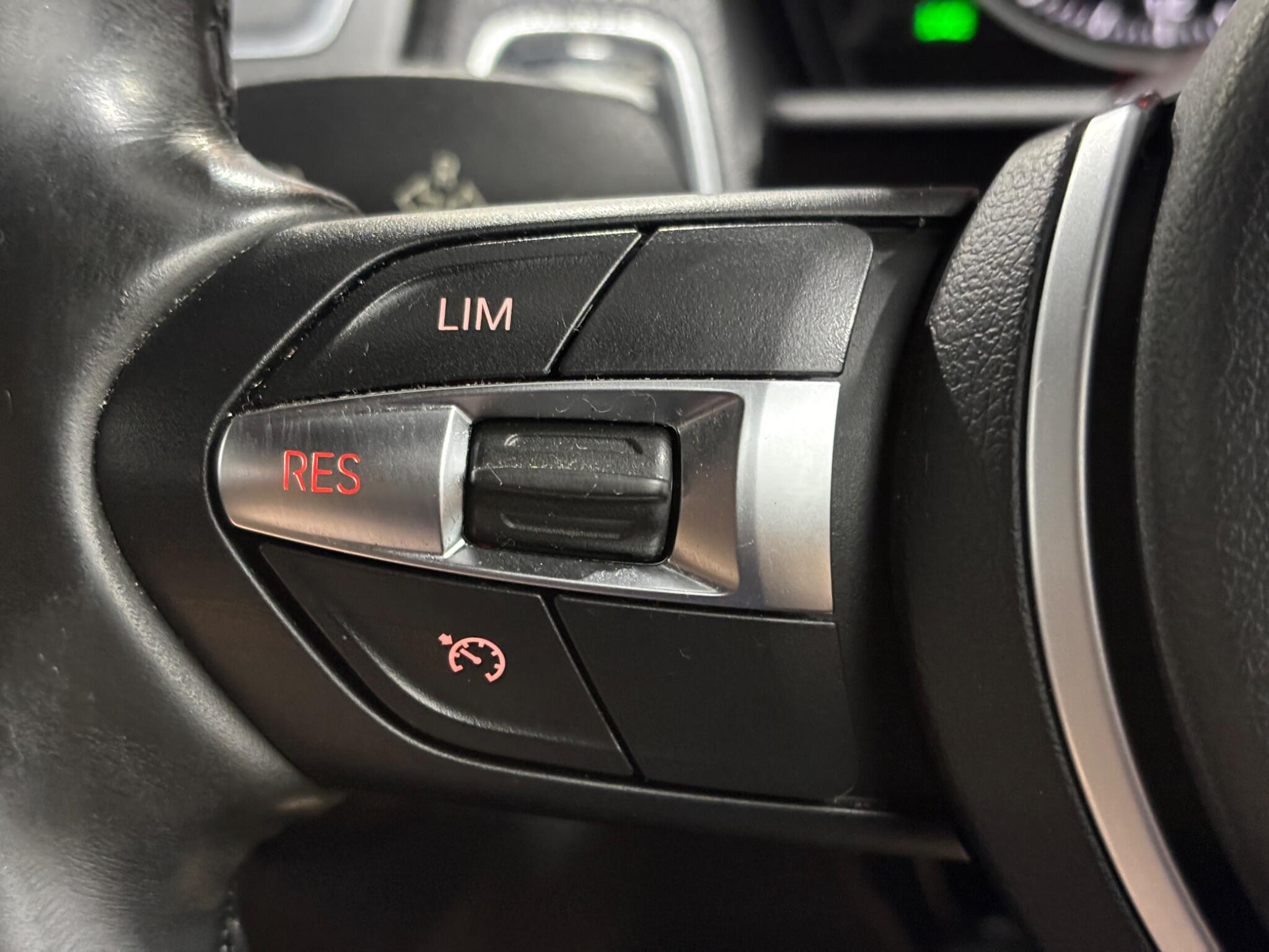BMW 1 Series view 34