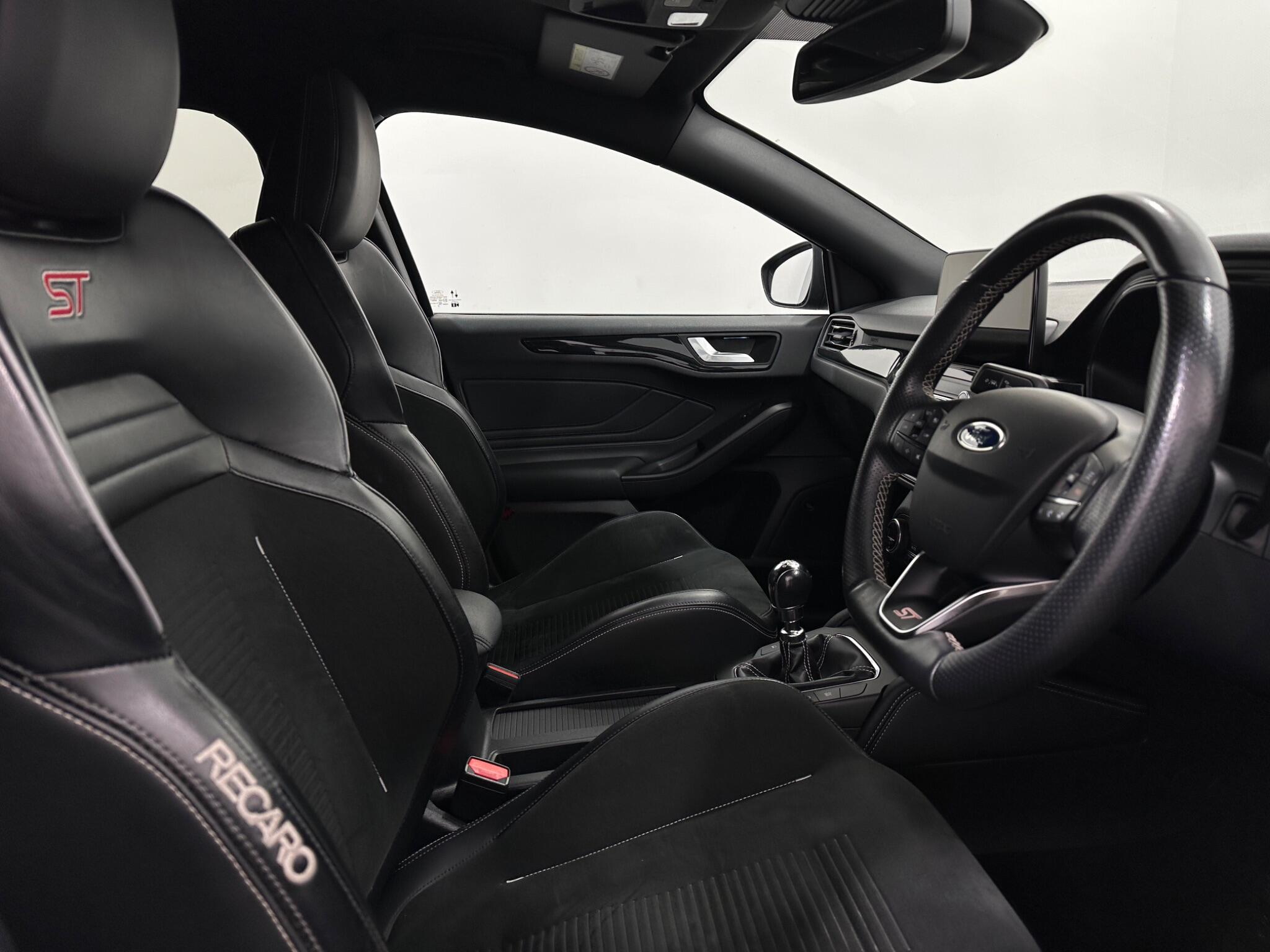Ford Focus view 31
