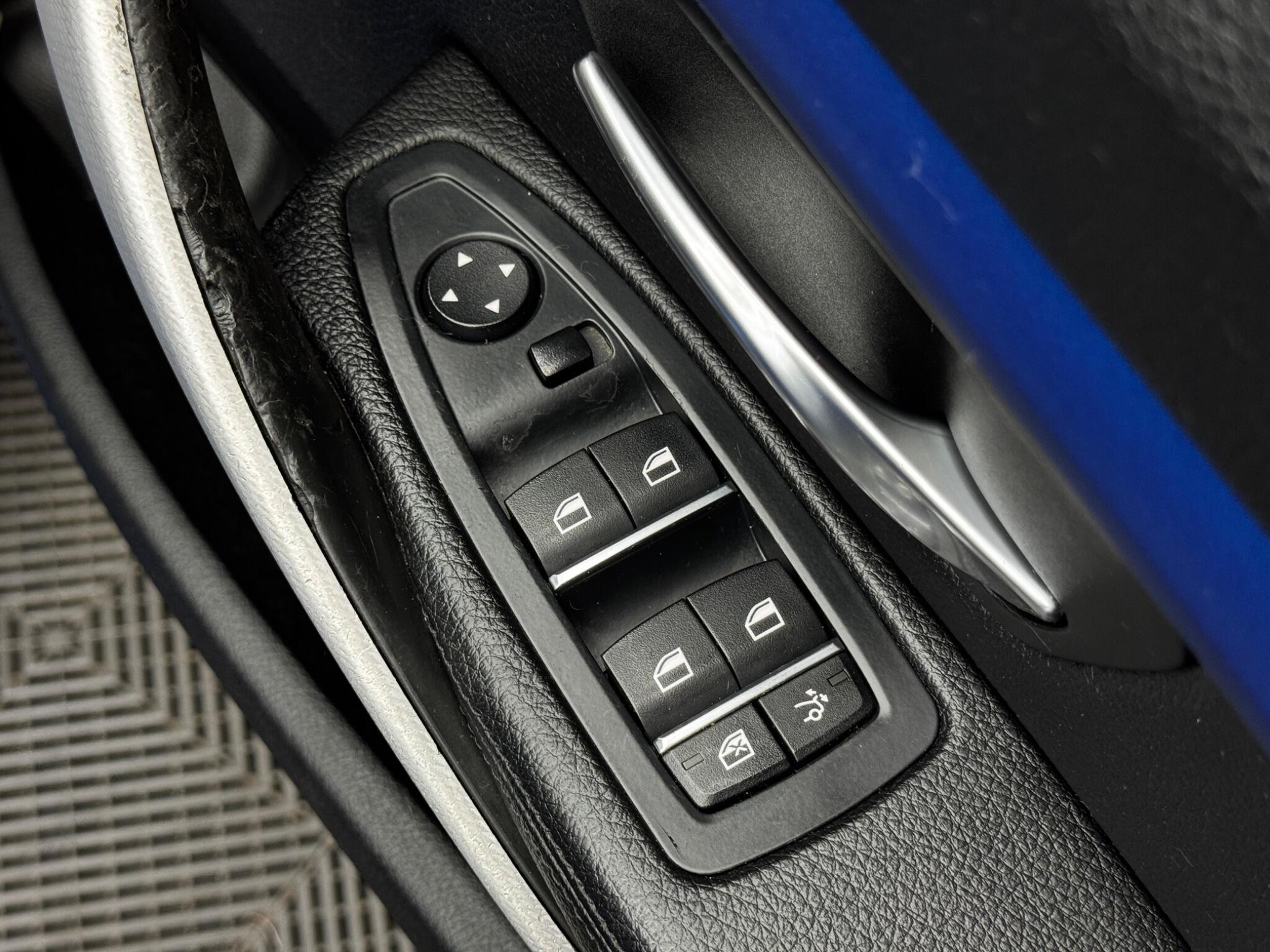 BMW 3 Series view 40