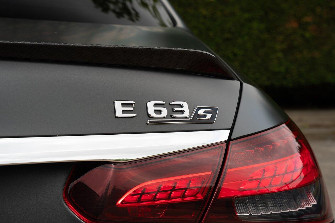Mercedes-Benz E-Class view 36