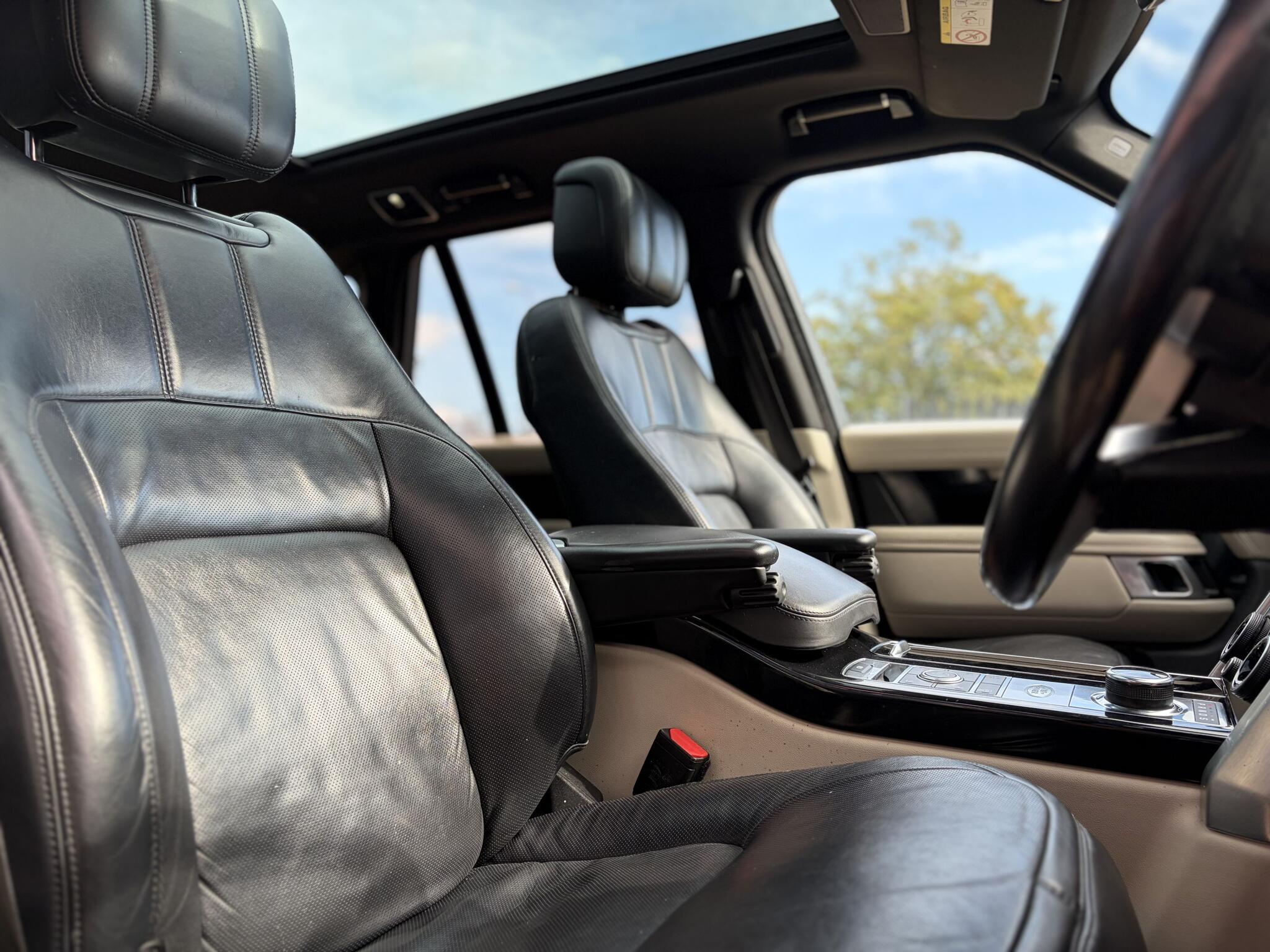 Land Rover Range Rover view 18