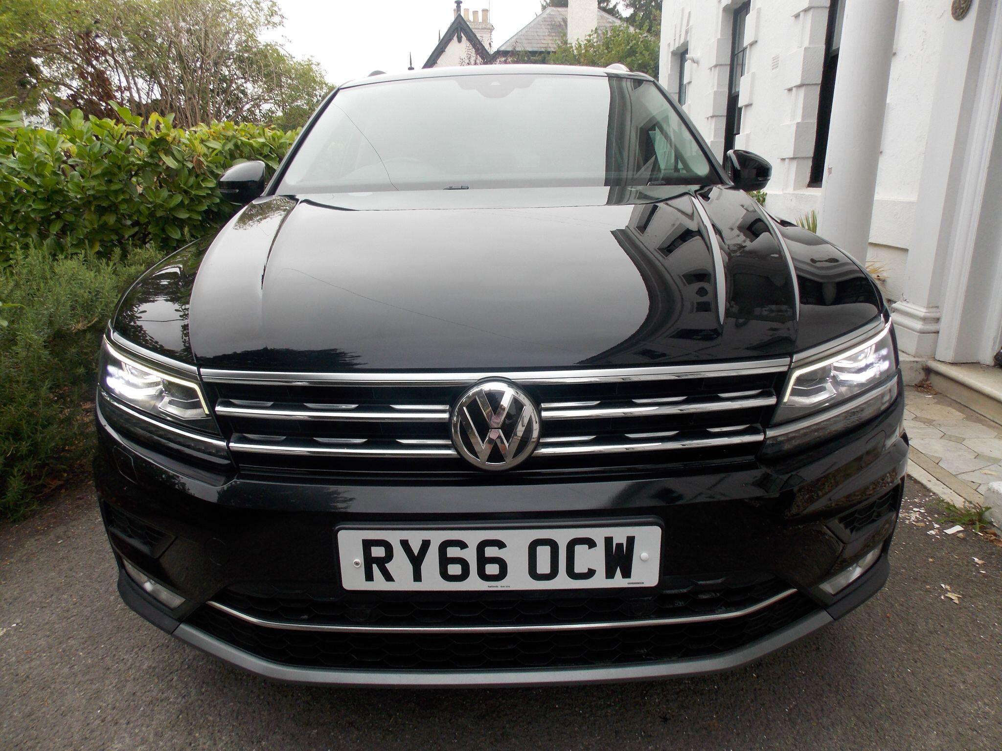 Volkswagen Tiguan view 6