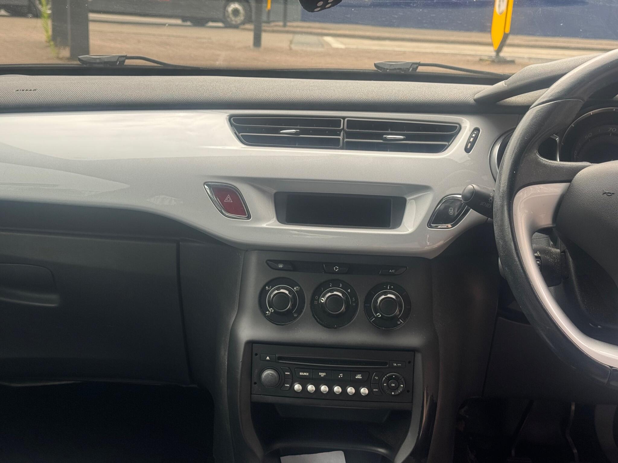 Citroen DS3 view 36