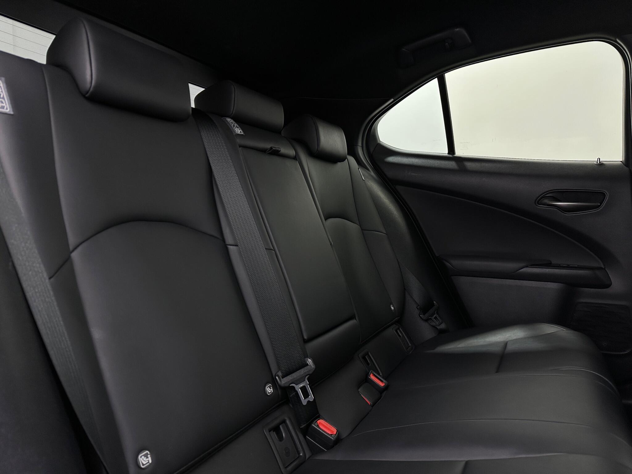 Lexus UX view 42