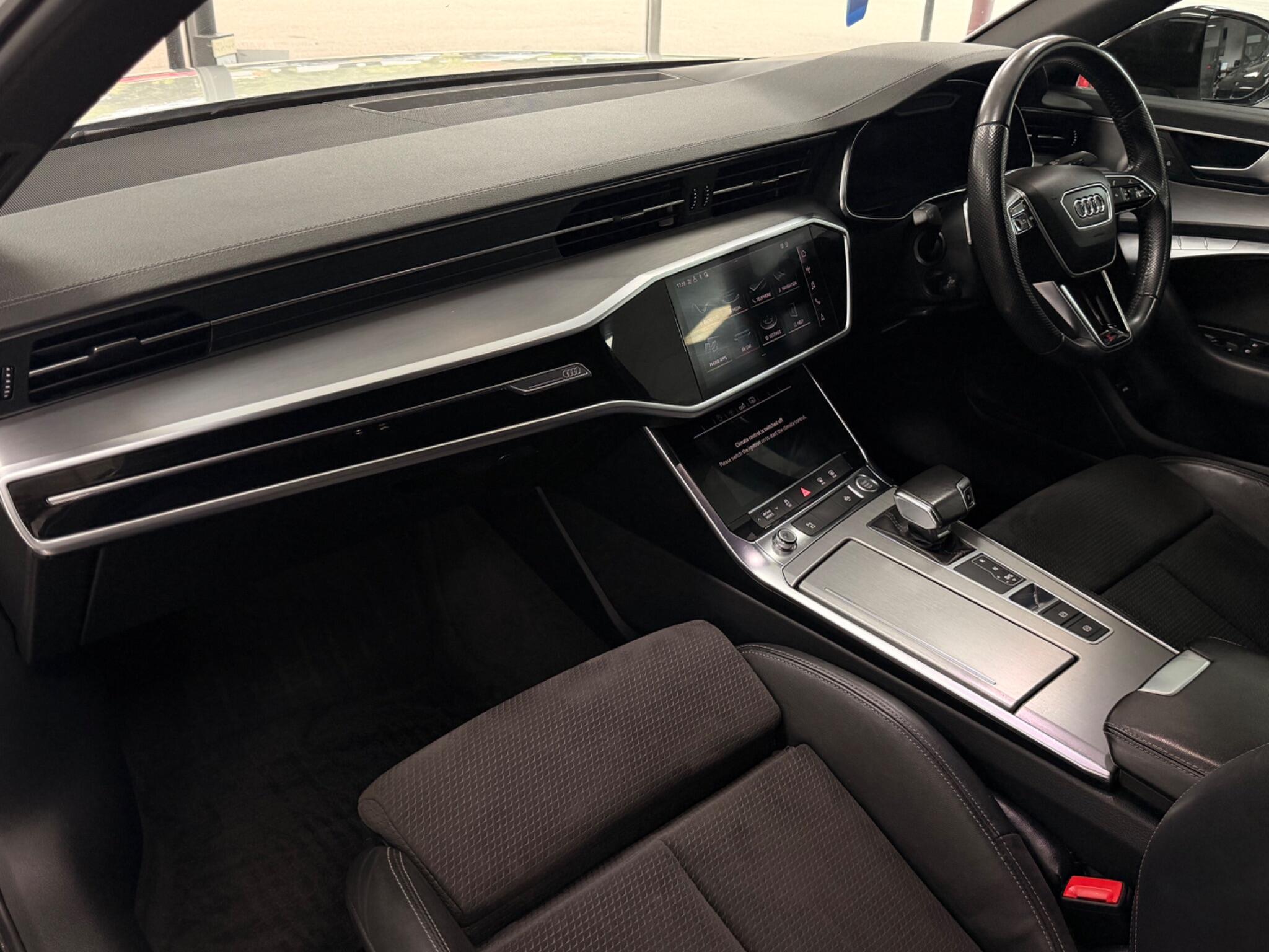 Audi A6 view 37
