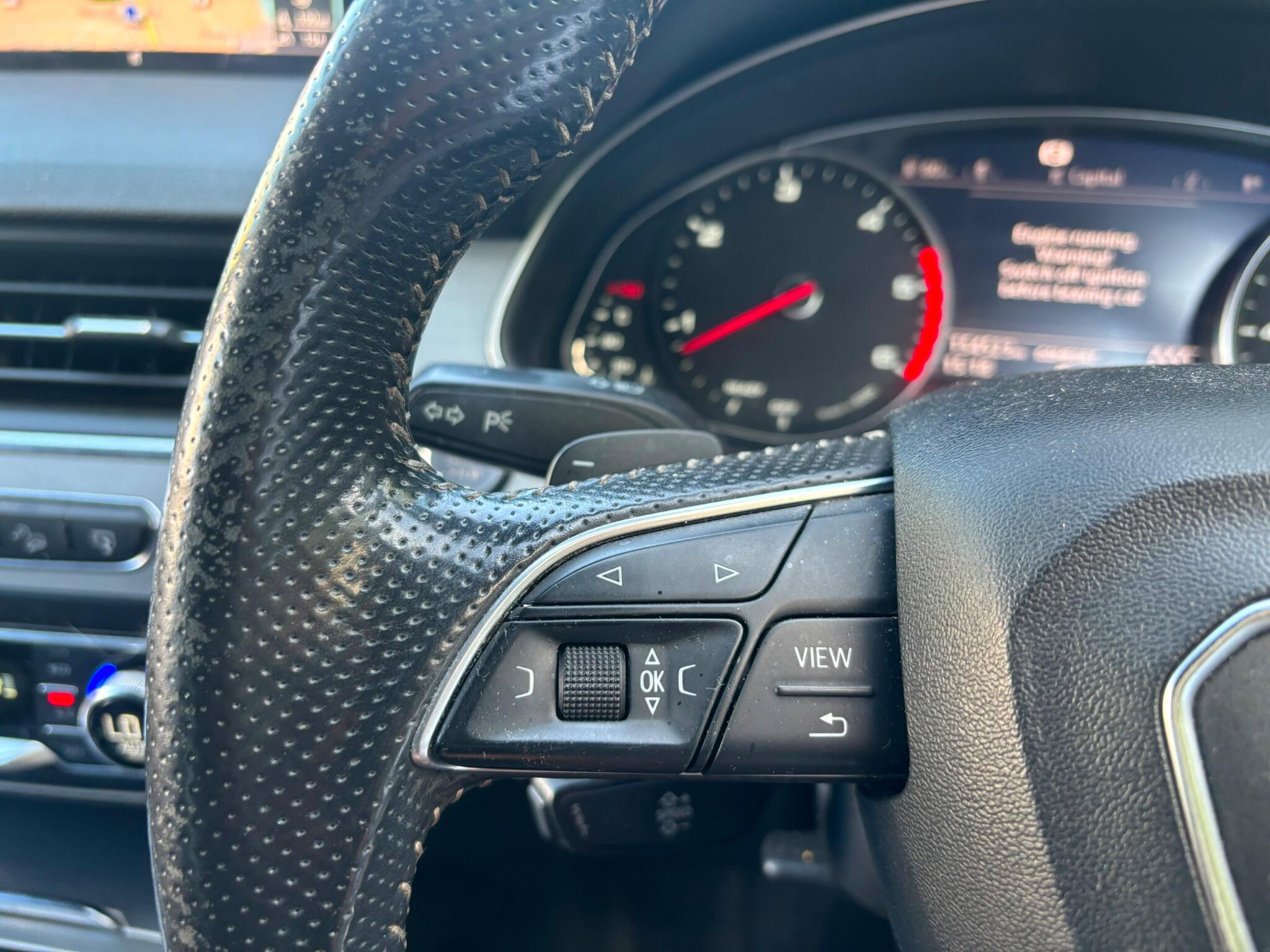 Audi Q7 view 7