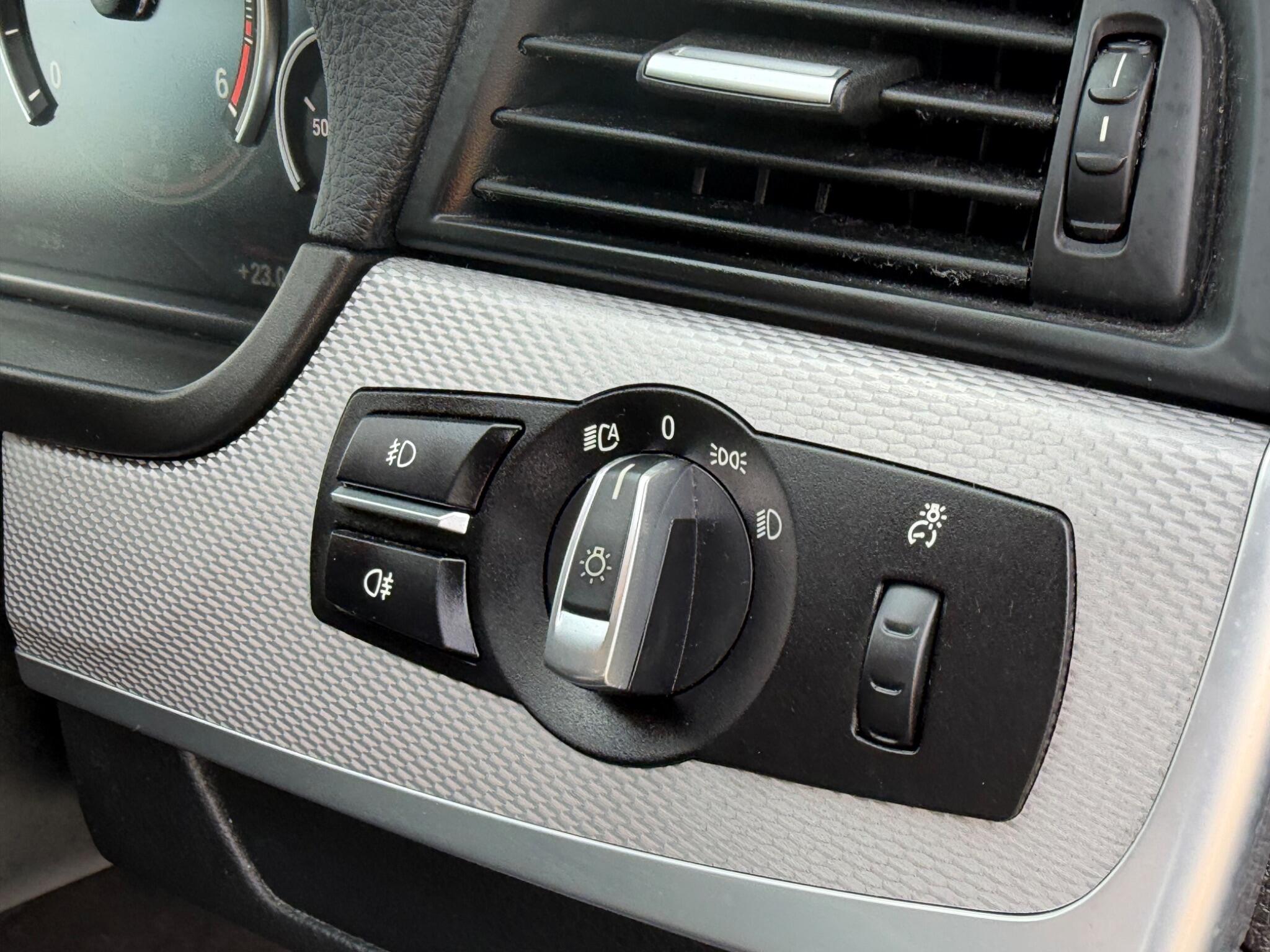 BMW 5 Series view 22