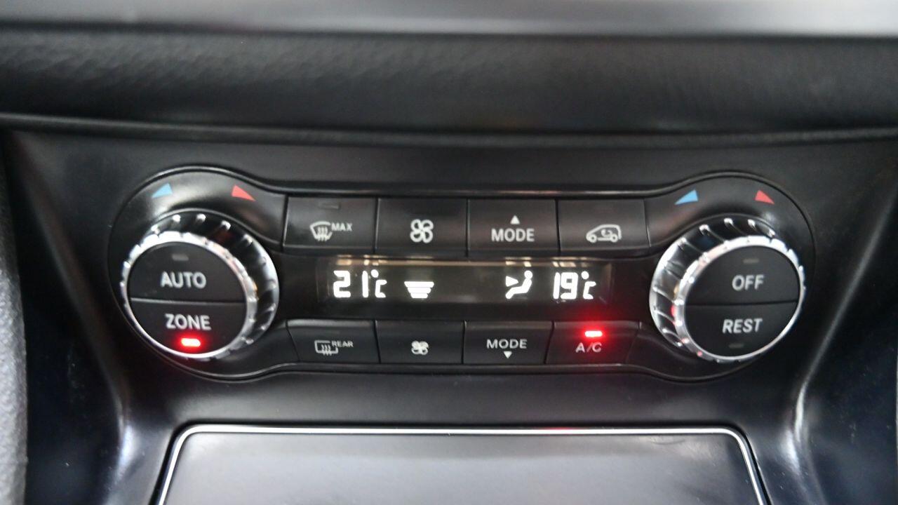 Mercedes-Benz Cla view 27