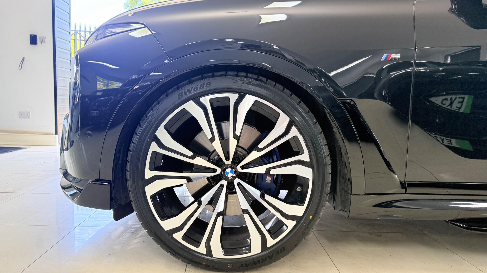 BMW X7 view 54
