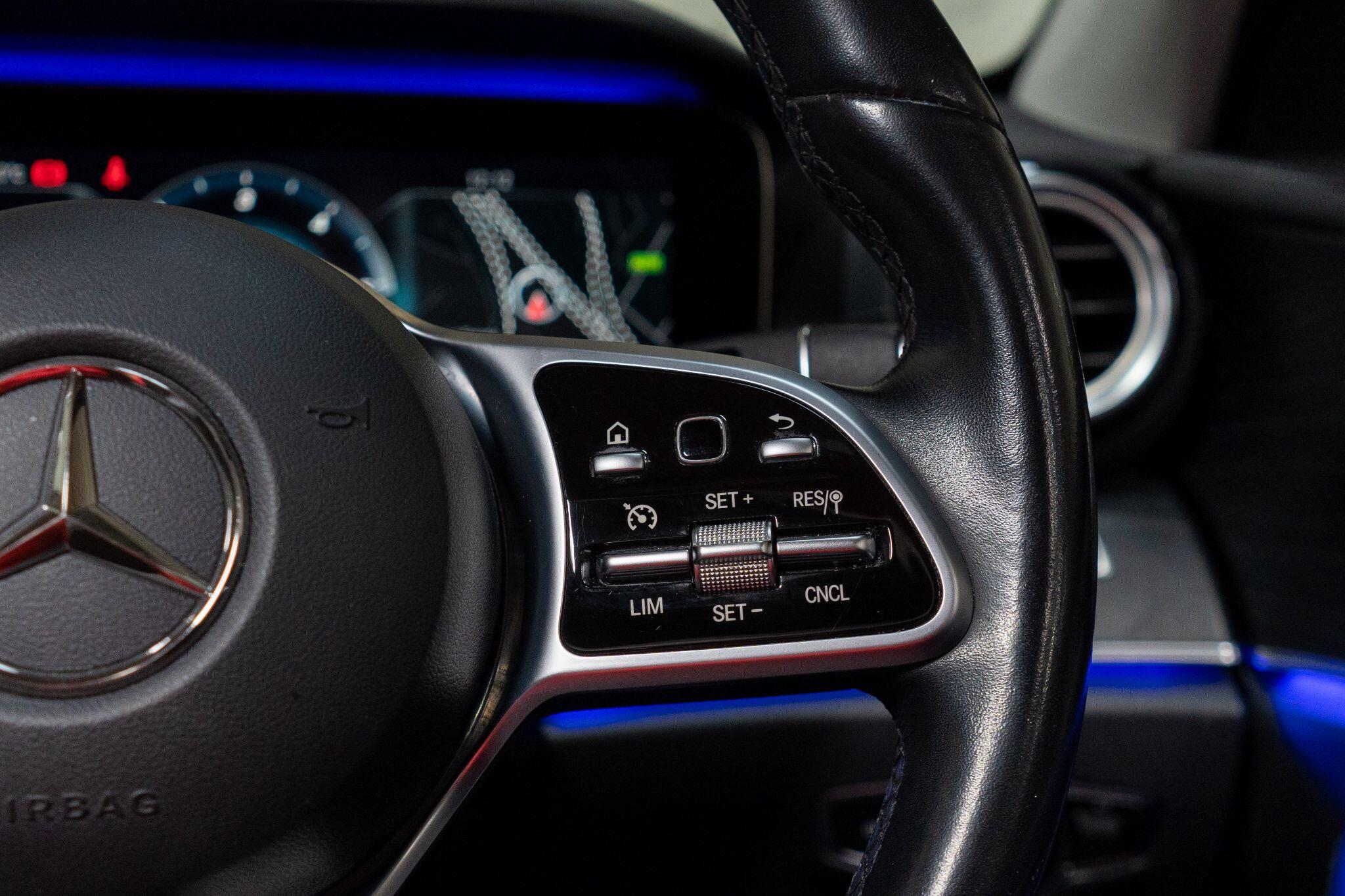 Mercedes-Benz E-Class view 22