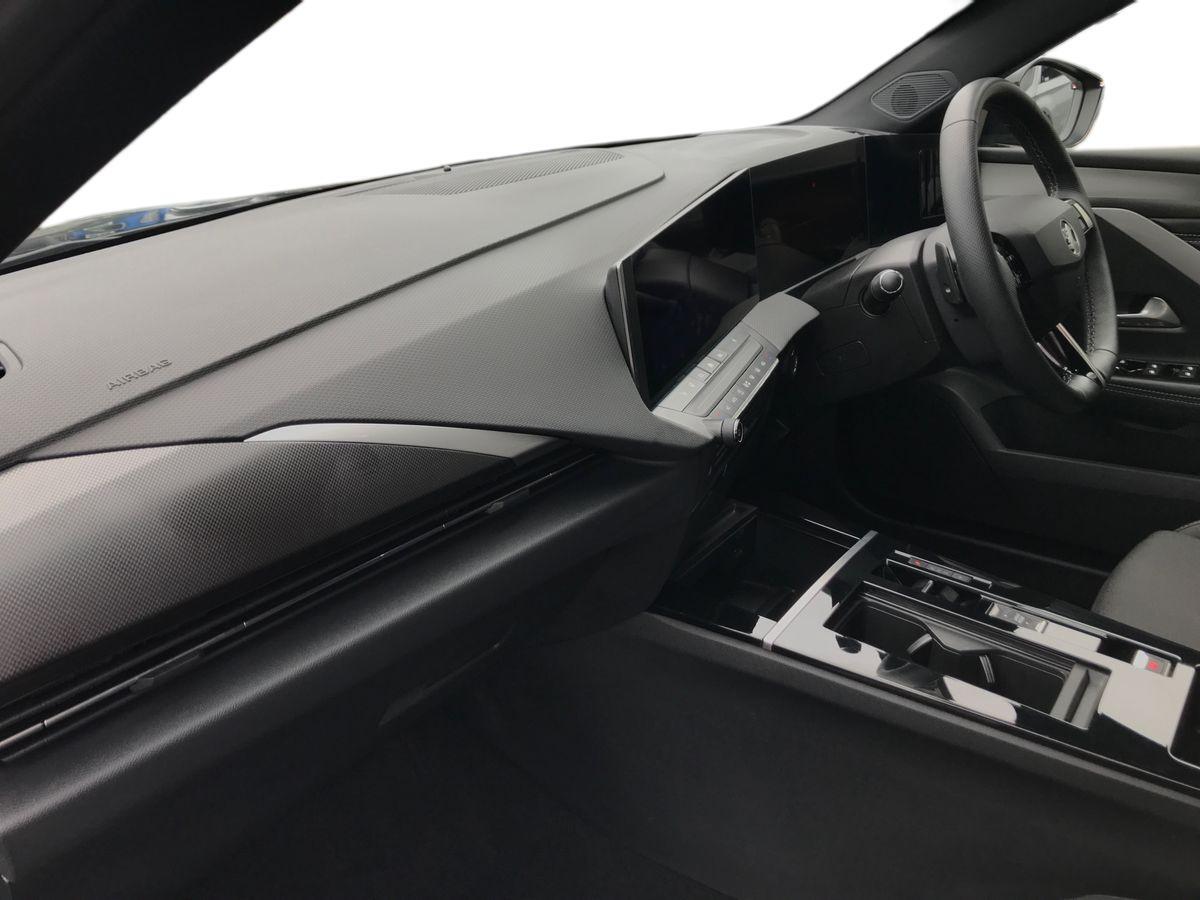 Vauxhall Astra view 5