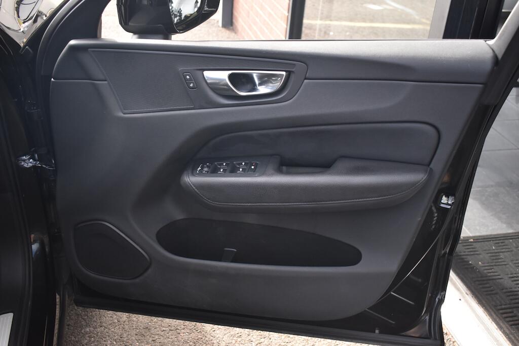 Volvo XC60 view 21