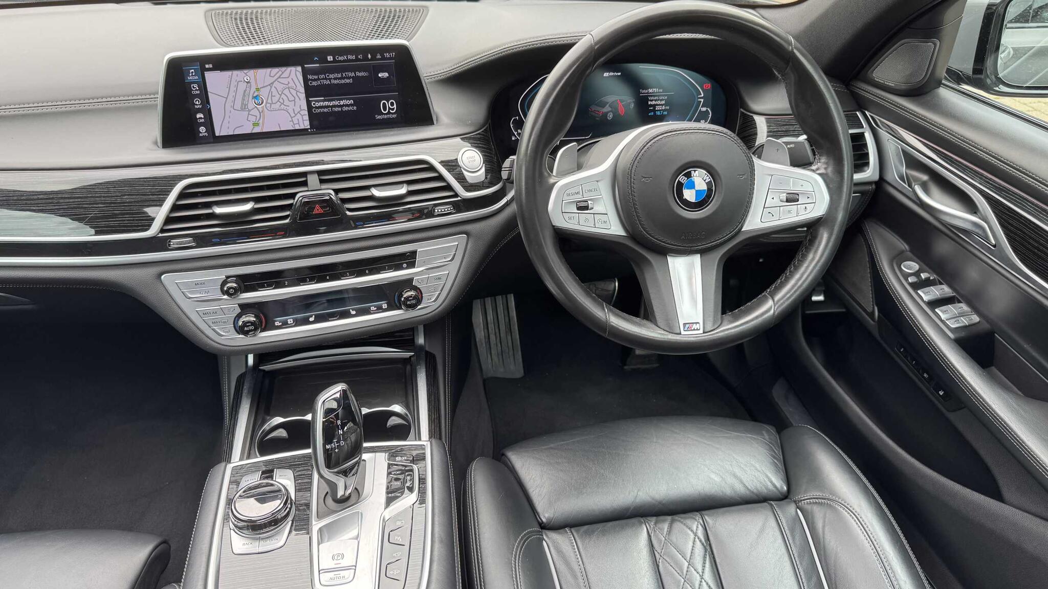 BMW 7 Series view 8
