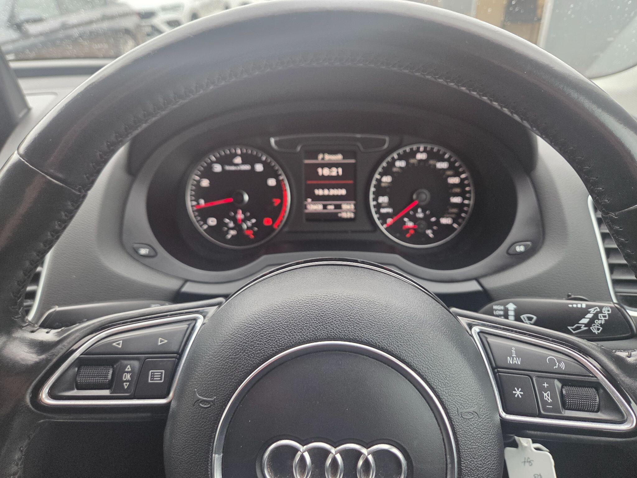 Audi Q3 view 54