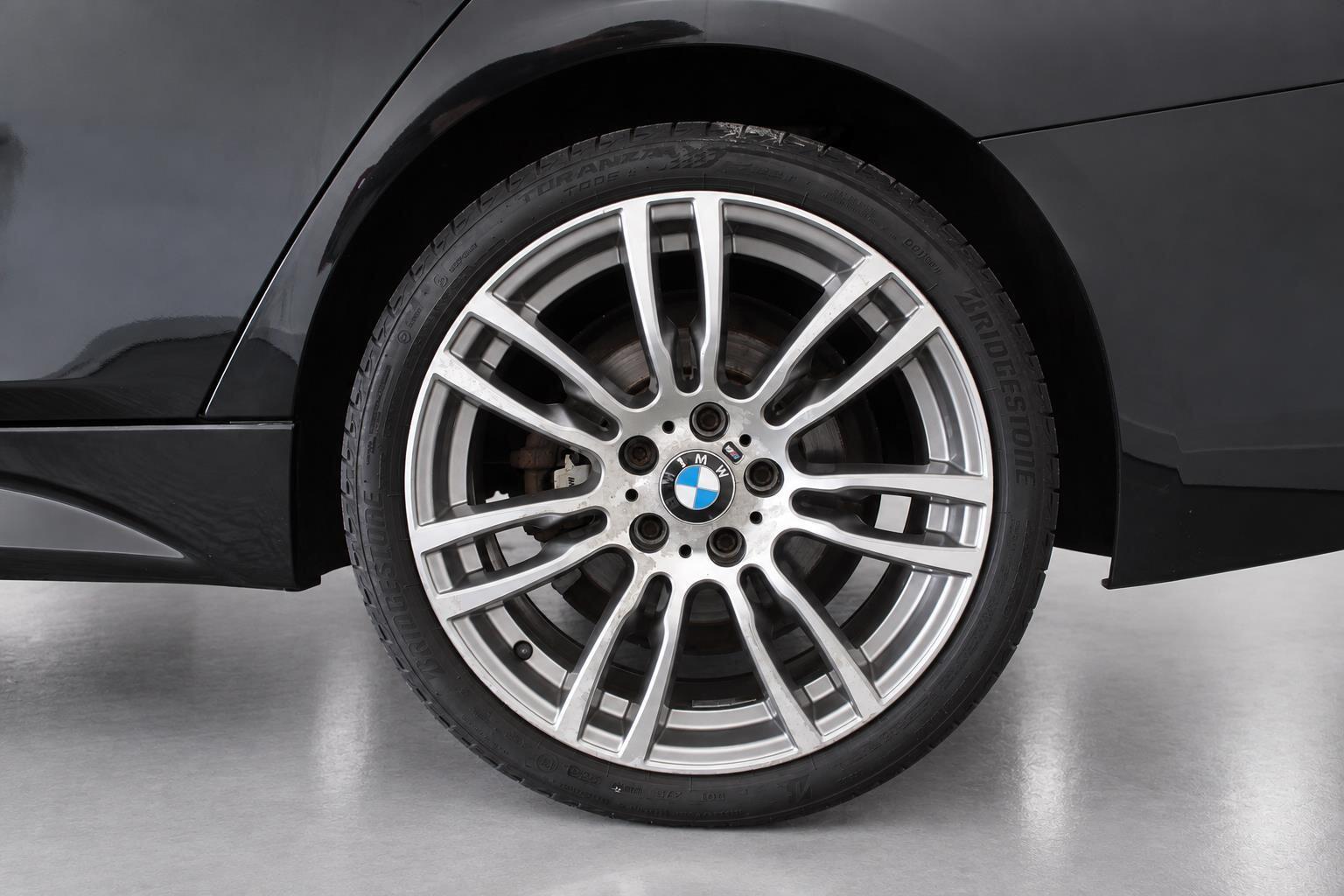 BMW 3 Series view 57