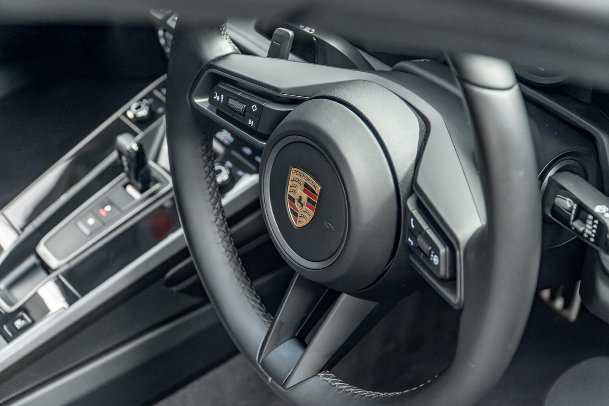 Porsche 911 view 36
