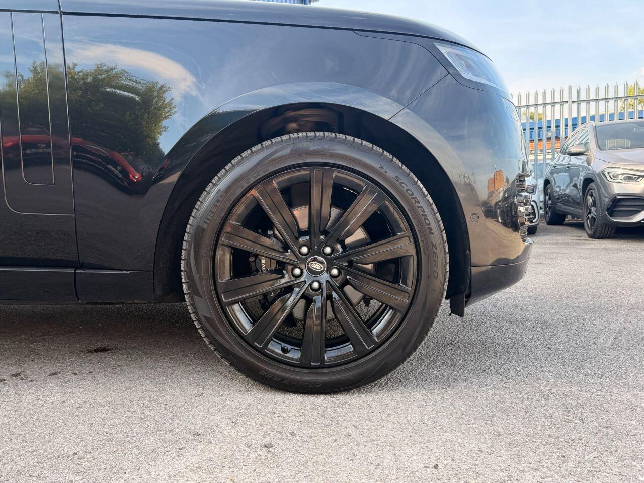 Land Rover Range Rover view 18
