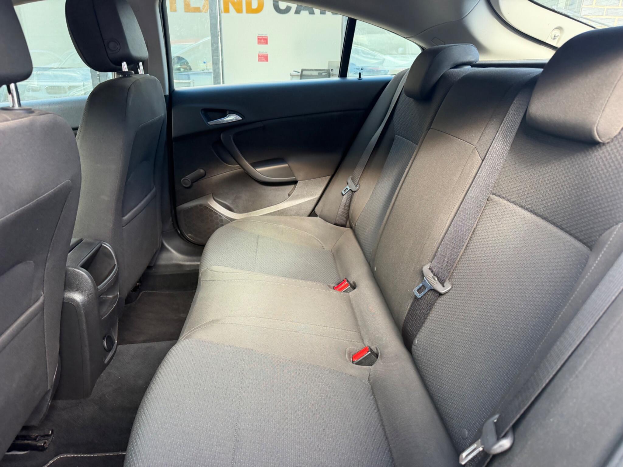 Vauxhall Insignia view 25