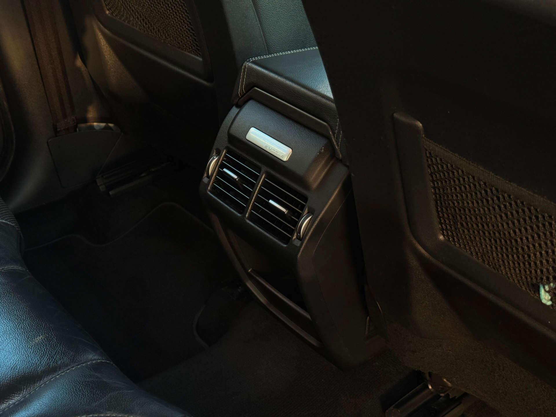 Land Rover Range Rover Evoque view 32