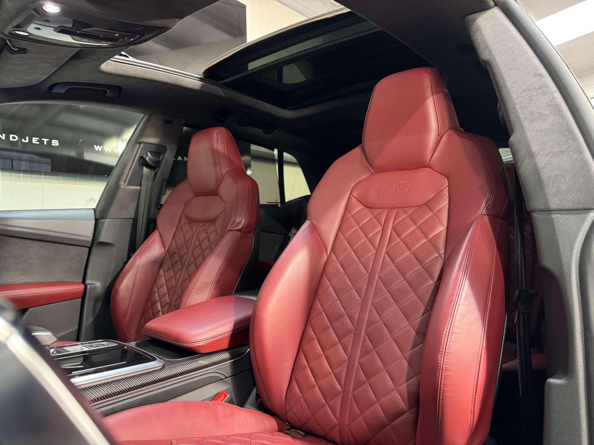 Audi SQ8 view 22